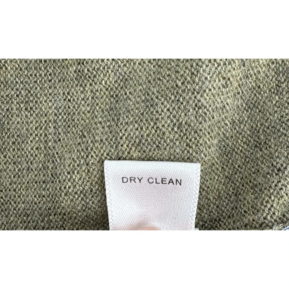 Banana Republic Sweater Men M Italian Merino Wool V Neck Olive Green Lightweight